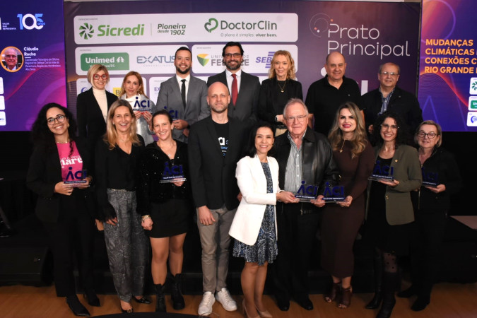 Empresas aniversariantes recebem homenagem durante Prato Principal