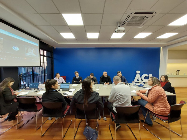 Projeto ACI Talks e ações são temas de reunião mensal