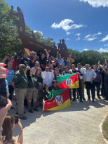 Monumento em homenagem aos Heróis Voluntários das enchentes é inaugurado