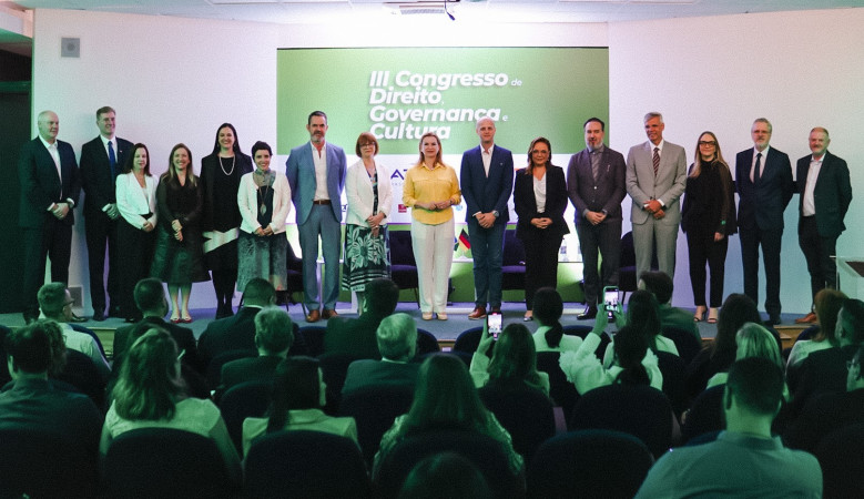 Congresso de Direito, Governança e Cultura reúne cem participantes